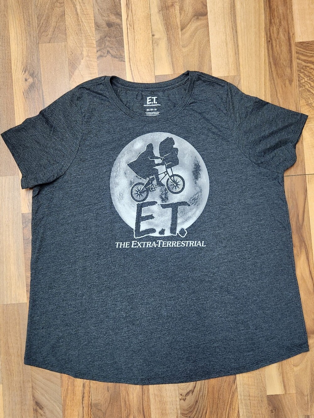 E.T. the Extra Terrestrial T-Shirt Graphic Tee Women's Plus size 2X *Read Descrp